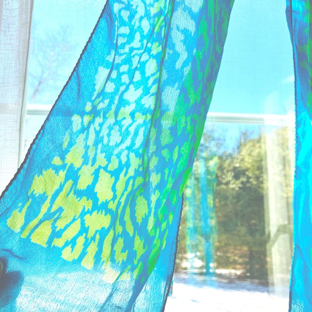 Silx by August Silk 100% Indian Silk blue green pattern scarf - Picture 3 of 5